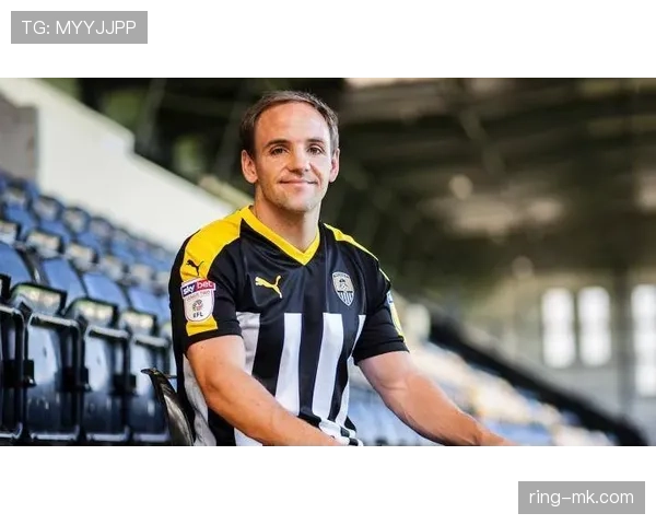 诺丁汉森林调整转会策略，聚焦年轻才俊与经验老将融合，剑指新赛季突破