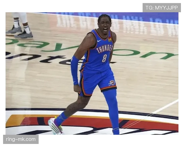 张伯伦内线单打高效砍分 推动球队攻防节奏明显提升